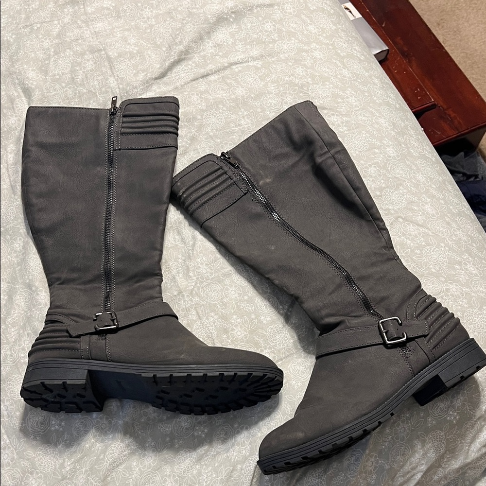 Gray Knee-High Women's Boots